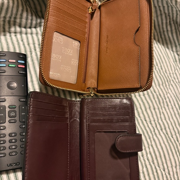 Coach and Michael Kors Wallet Bundle euc - Picture 4 of 5